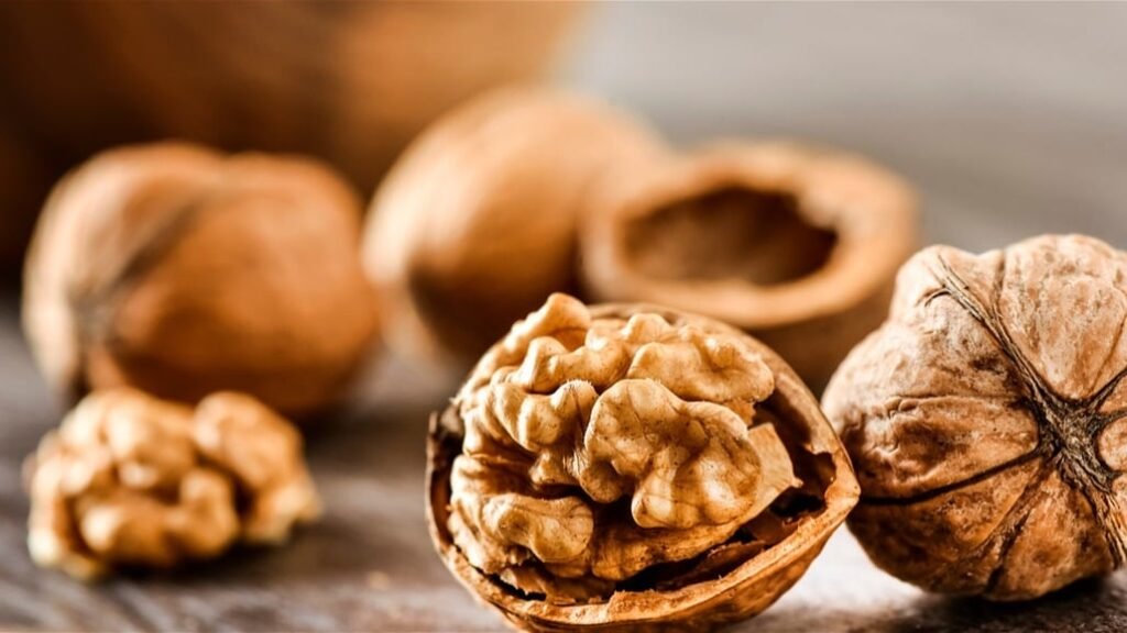 فوائد الجوز للنساء… غذاء صغير بقيمة صحية كبيرة